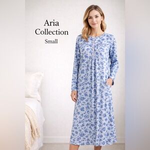 Aria Collection Blue Floral  Nightgown Small Fleece